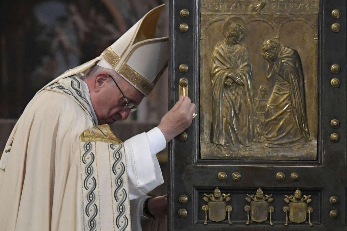 Salutiamo il #Giubileo con la speranza che ognuno di noi lasci sempre aperta la #porta della #misericordia <a href="/GiubileoTgrRai/">GiubileoTgrRai</a> <a href="/isabelladichio/">Isabella Di Chio</a>