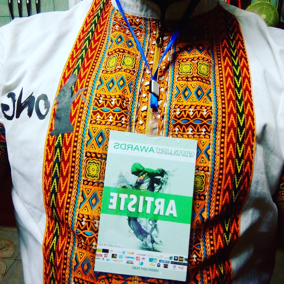 Yong_Officiel's tweet photo. YONG SUR SCÈNE AU GREEN LIGHT AWARDS A YDE CE SOIR AU PARC KYRIKIADES .
TIC TAC...@madeinmboa @237Magazine @JeWandaOfficiel @
❤ #DMOOV https://t.co/eFNELeqDF2