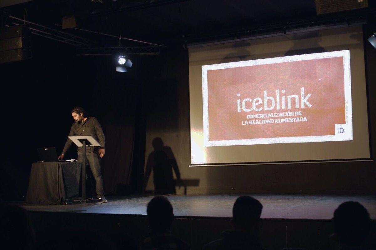 escuelaCES's tweet photo. Presentación de @iceblink_studio sobre la comercialización de la realidad aumentada en #EscuelaCES https://t.co/Q1snDkxNgo