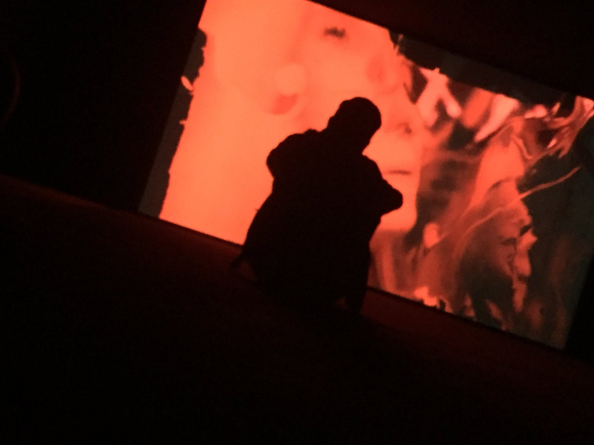 ClaireFPollock's tweet photo. This really is a #videoart feast! & cafe with world's BIGGEST sofas @southbankcentre #infinitemix #hayward on the Strand. Go! Ends soon... https://t.co/16o8ePE2jY
