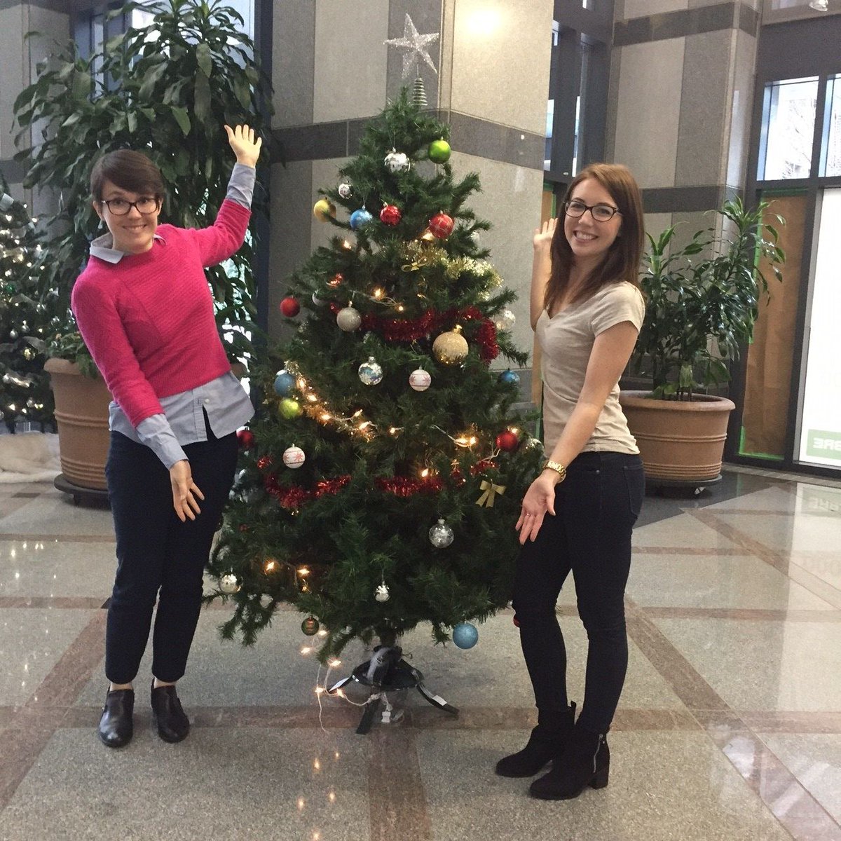 AdamJolly11's tweet photo. ITIQTech Recruiters are proud to share our completed sponsored Christmas Tree to support the Greater Vancouver Food Bank Society! #ITIQTeam https://t.co/Y4y7nd75qA
