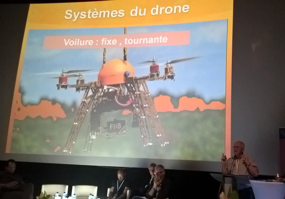 GeoMartinique's tweet photo. Le drone, nouvel outil pour l'information géographique #jig2016 cc @Riallant https://t.co/mRjaLsT4lw