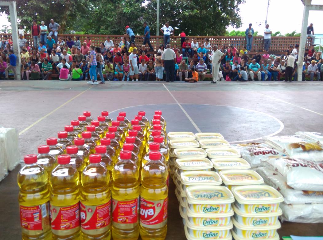 wabinokoida's tweet photo. Un pueblo organizado Derrotando la #GuerraEconómica en la #FeriaNavidadesIndestructibles2016 en todas las parroquias https://t.co/edLySmNQO3
