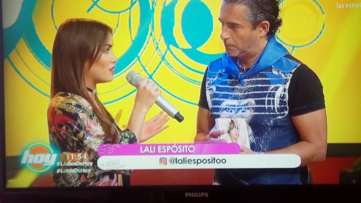 FCOLali_Mexico's tweet photo. Lali en Hoy 💪🏻 #LaliEnMexico #LaliEnHoy @laliespos @sonymusicmexico @programa_hoy @negroaraiza2 https://t.co/ZYrFtW8E7I