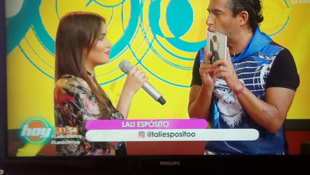 FCOLali_Mexico's tweet photo. Lali en Hoy 💪🏻 #LaliEnMexico #LaliEnHoy @laliespos @sonymusicmexico @programa_hoy @negroaraiza2 https://t.co/ZYrFtW8E7I
