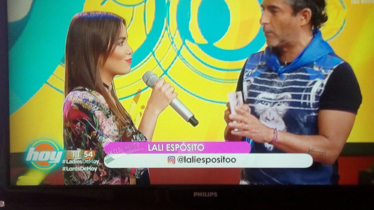 FCOLali_Mexico's tweet photo. Lali en Hoy 💪🏻 #LaliEnMexico #LaliEnHoy @laliespos @sonymusicmexico @programa_hoy @negroaraiza2 https://t.co/ZYrFtW8E7I