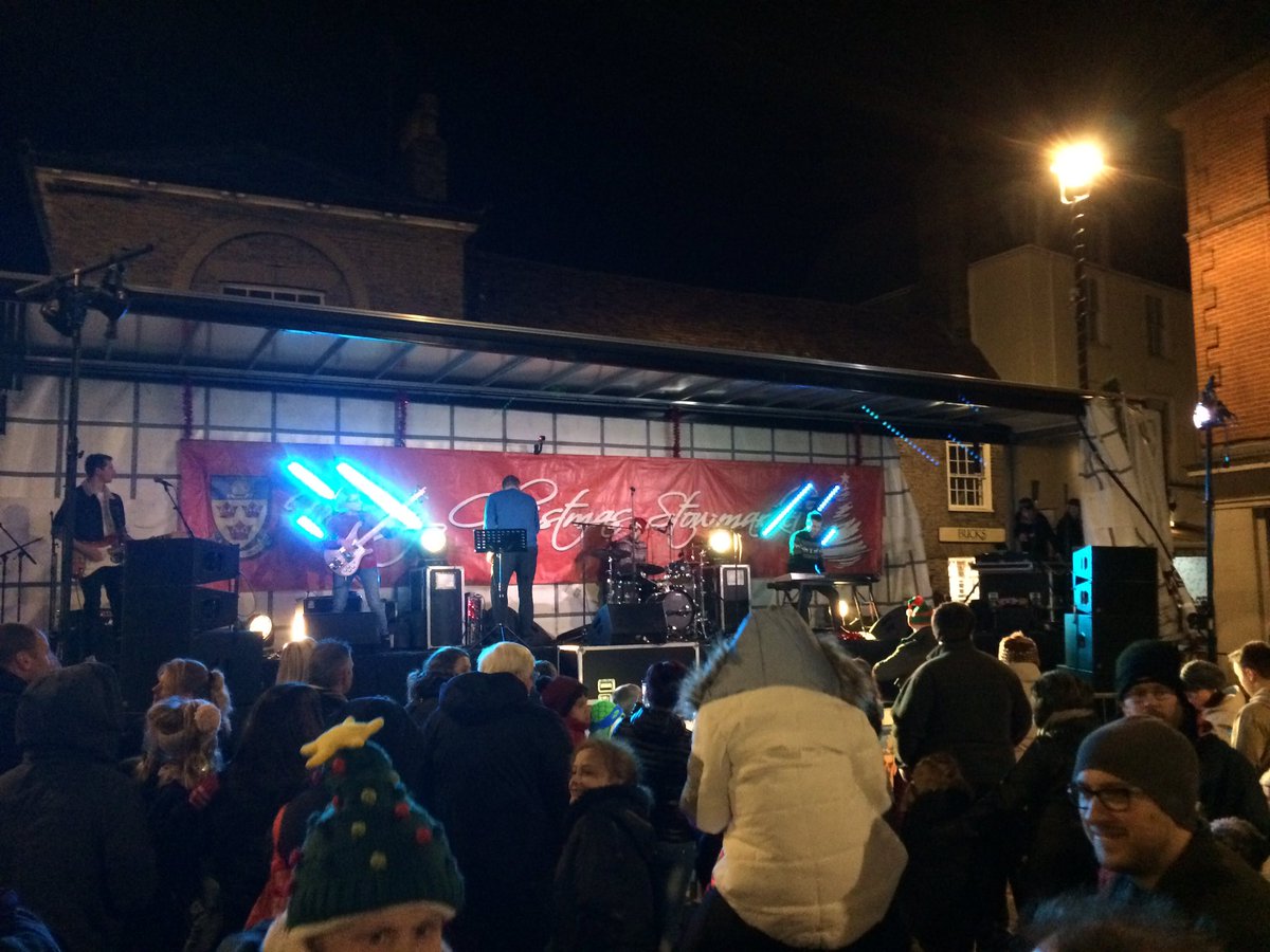 JournoJon's tweet photo. Now rocking out in Stowmarket for the town lights! https://t.co/gYIYtADc19