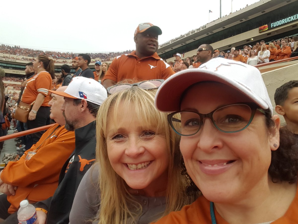 Amber_Keeton's tweet photo. I'm actually here too!! #hookem #longhorns https://t.co/rkocsspmTA