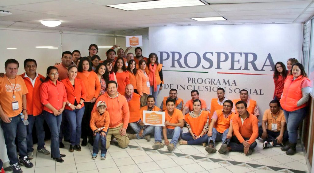 Prospera_MX's tweet photo. Todo el equipo de la Delegación PROSPERA Puebla se suma al #DíaNaranja #SedesolConLasMujeres https://t.co/Wot1a6XGfp