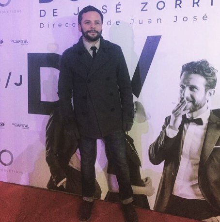 MMAgency_'s tweet photo. Nuestro #Actor @emmanuelmoral en la #RedCarpet de la obra #DonJuanMx la noche de ayer. #TalentoMM https://t.co/u21QaFbUJV