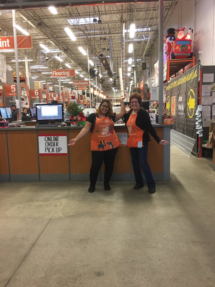 THD_2659's tweet photo. Black Friday-food, demos and great customer service. https://t.co/sZ7rtQiLKm