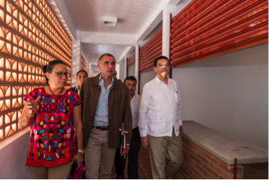 AHSibaja's tweet photo. Se construyeron y se renovaron 30 mercados públicos en #Oaxaca luego de 40 años de no rehabilitar estos espacios públicos @STyDE_GobOax https://t.co/YXZfT5Sk0c