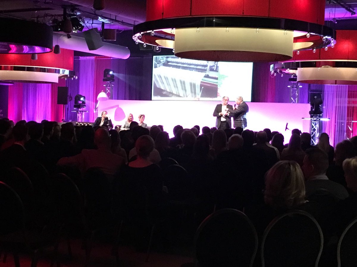 tomblowoutevent's tweet photo. Gerrit Bouwhuis praat ons bij over #SaxCell, het ontstaan van nieuwe vezels! #TBBO2016 https://t.co/qAc8mHST0S