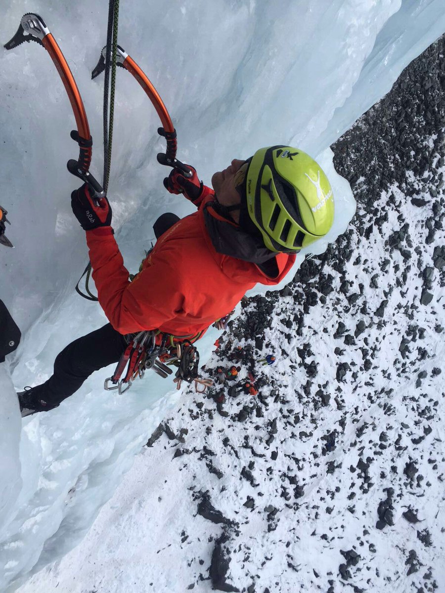 FORACORDAcom's tweet photo. Ya estamos afilando los piolets... deseando que llegue el frío!!!
Charly Raimundo en Cogne, Italia.

#escalada #hielo #escaladaenhielo #frio https://t.co/FIXVctFVxL