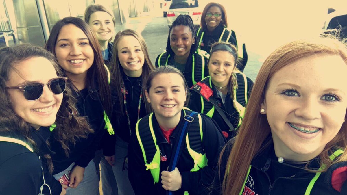 Johnna_Leigh_'s tweet photo. Houston bound with my favorite girls❣️ https://t.co/mF7VK0a7It