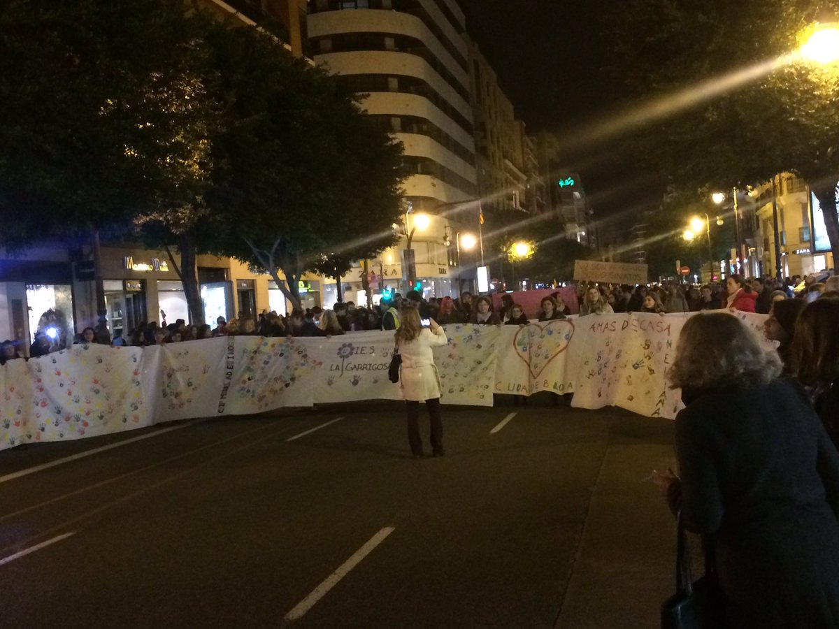 xialela2's tweet photo. #Manifestación por el #25N.@CoordinadoraFem
#Xaniverario #ProgramaContexto https://t.co/AwPq9NtcB2