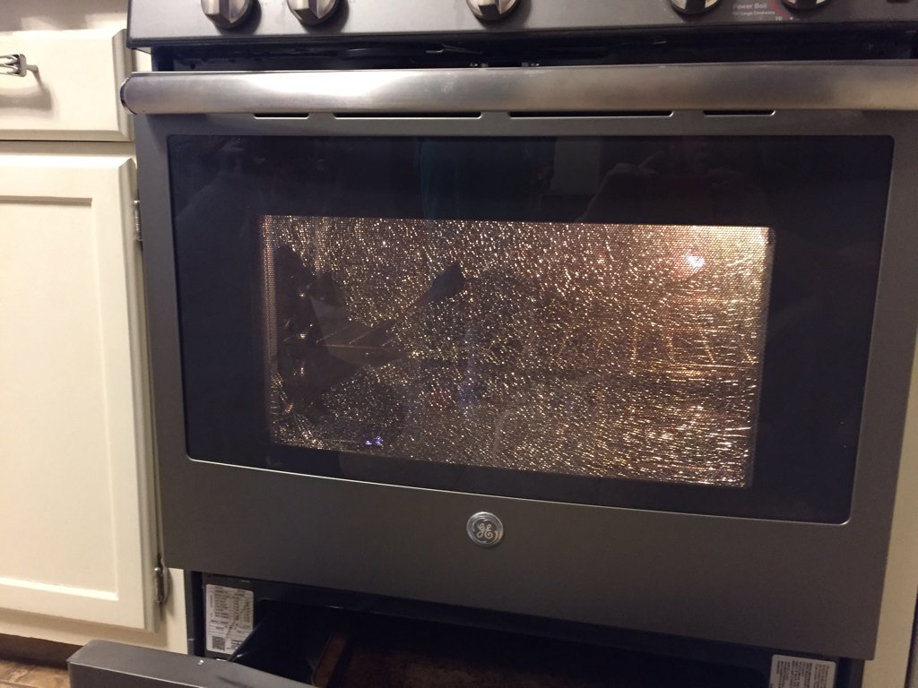 littleaudz's tweet photo. @GE_Appliances Middle glass shattered on a 2 yo range. This should be a covered defect. https://t.co/uHFE8VNq21
