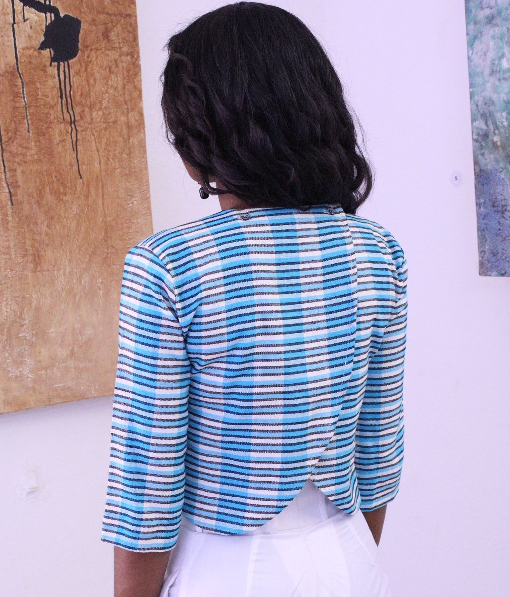 ikalook's tweet photo. Notre look04 de la collection "RENCONTRE" 
#ikalook #style #look #fashion #madeinmali #rencontre #mode #collection #mali  #lookbook https://t.co/uI7aEuw2TX