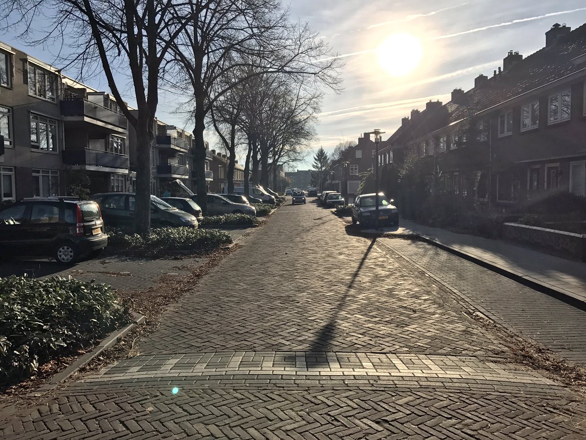 StadLandWater's tweet photo. Vandaag einde onderhoudstermijn Dapper-en Nilantstraat in de wijk Tuindorp @DeventerGem. Mooi resultaat @KlinkNijlandGWW en @nogknapper https://t.co/UBG3Bh3NeI