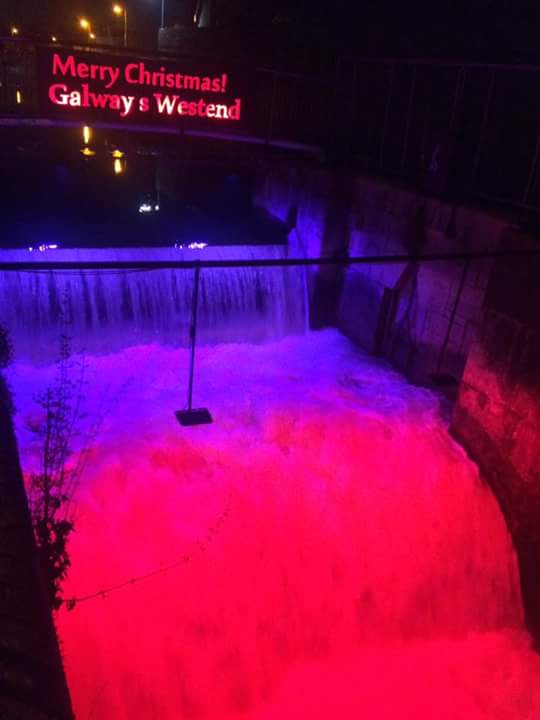 GalwayCityCo's tweet photo. Christmas lights in Galway's West End & at the lock on the Eglinton Canal. #GalwayChristmas https://t.co/0BOqa0vNzg