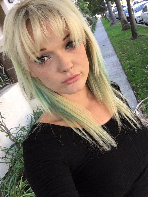 Usual facial expression after each and every holiday. 🙄 https://t.co/qAAGBvcfSa