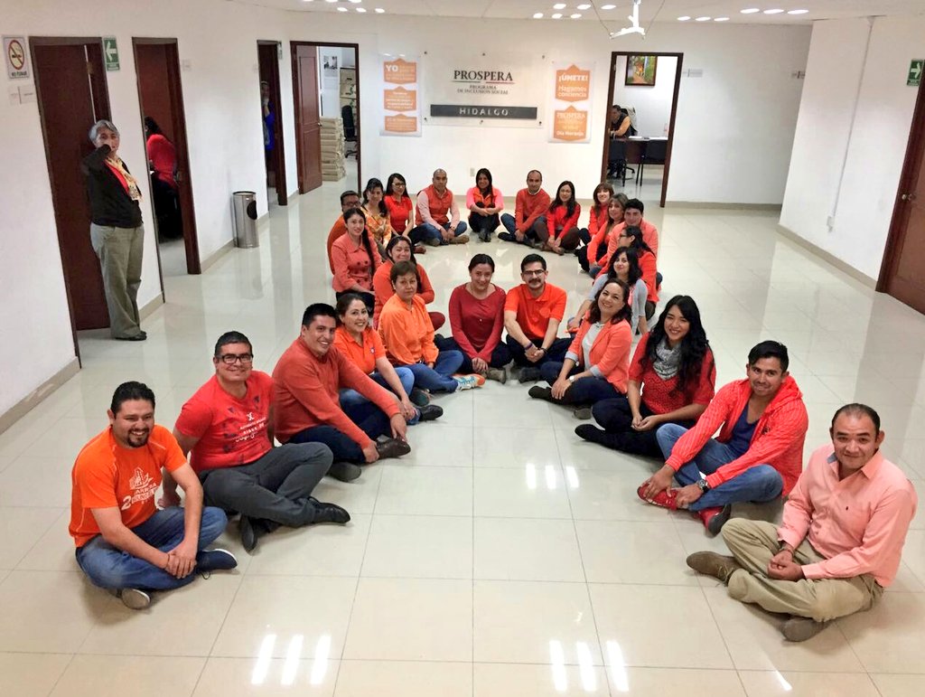 Prospera_MX's tweet photo. Delegación PROSPERA Hidalgo sumándose contra la violencia hacia las mujeres #DíaNaranja #SedesolConLasMujeres https://t.co/CKZ4codz0Y