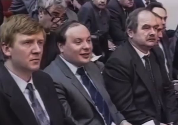 Твоё лицо, когда ты — Гайдар, и на аукционе пускают с молотка гос.предприятия Нижнего Новгорода.