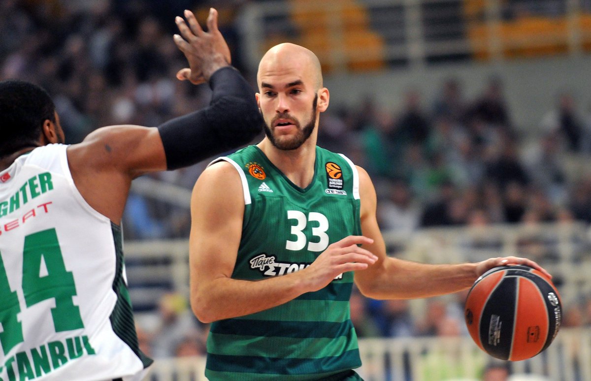 EuroLeague's tweet photo. Second quarter started as @paobcgr leads by 6 over @dackadogus (21-16).

@Nick_Calathes15 with 7 pts so far.

#PAODDI https://t.co/YYMsRcWKsD