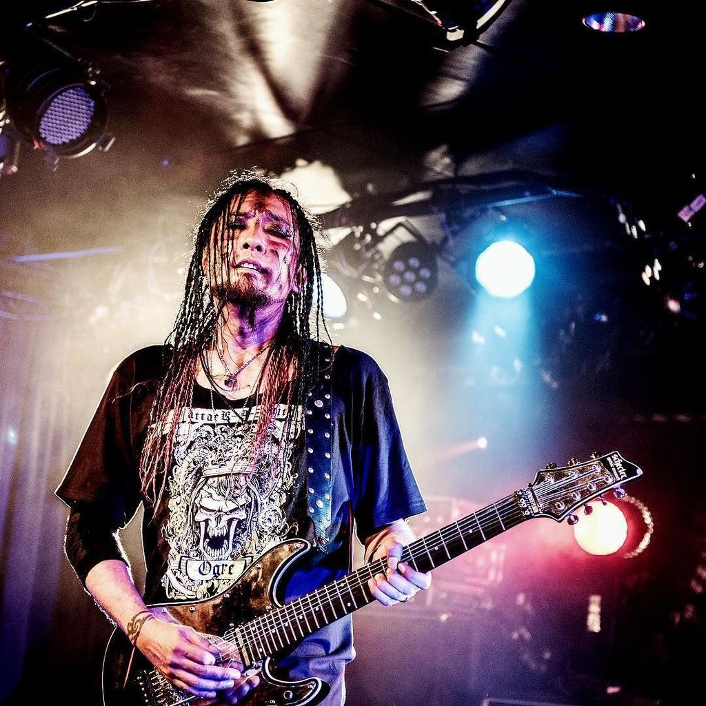 thekazrock's tweet photo. #edge_of_strings
#tokyo
#garden
#schecter_guitar https://t.co/nMZVtySaSa https://t.co/a1i1NHg9em