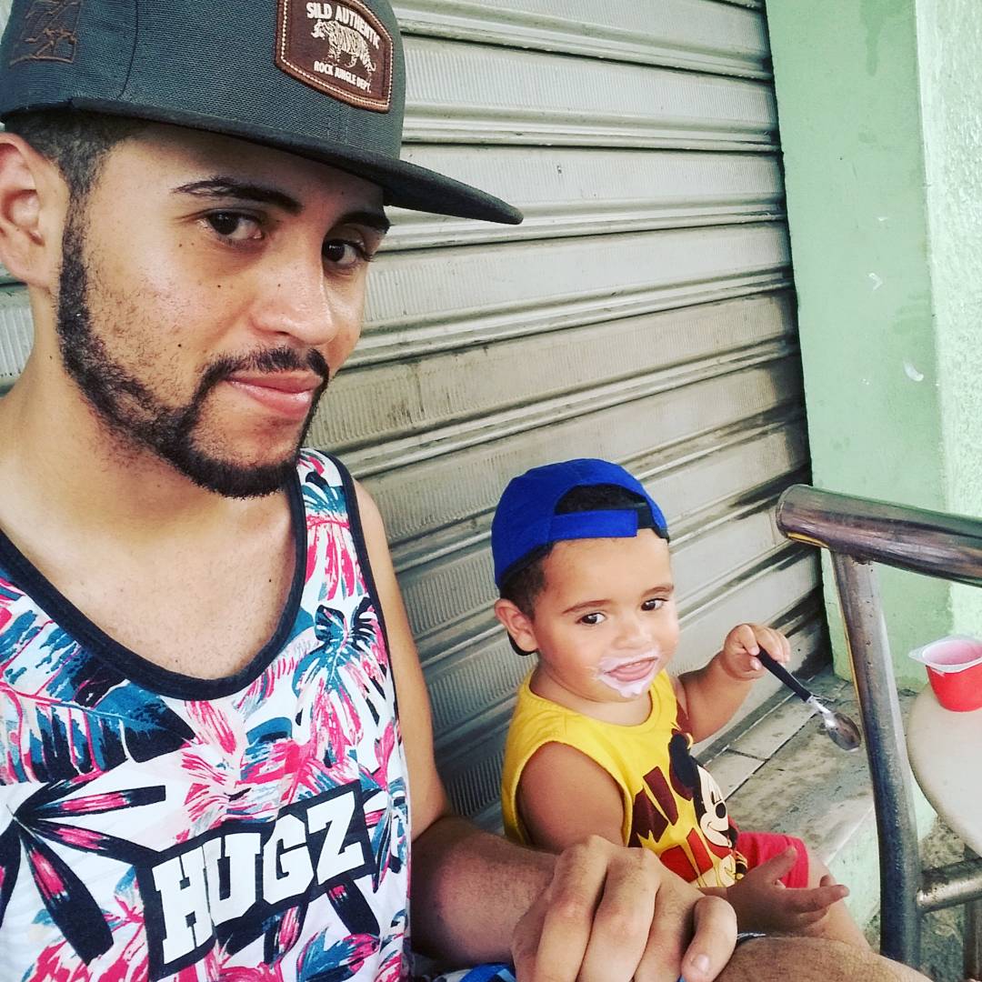 ruanrobeert's tweet photo. Este amor que eu sinto é um vínculo que irá durar eternamente e você é a maior bênção da minha vida! #teamofilho 💓💜😍❤💛💜💟💗💙 https://t.co/P6Pwc5WLLh