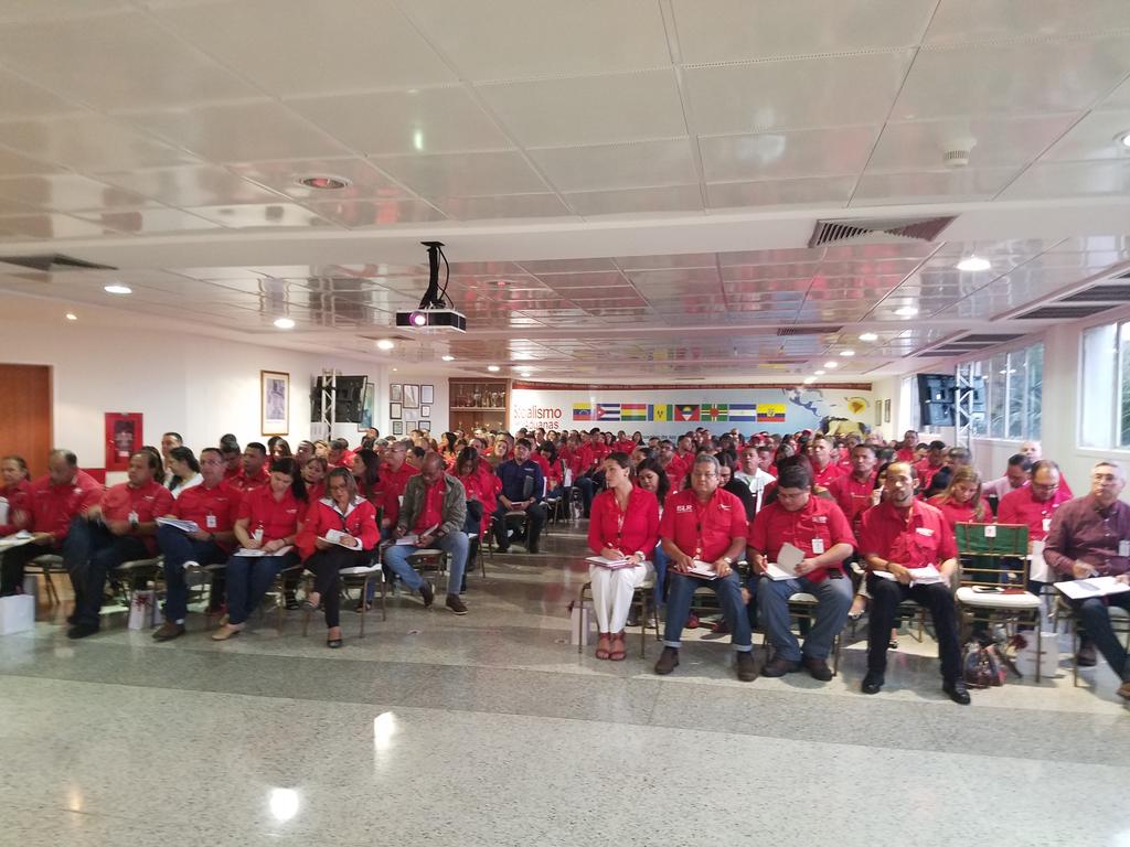 jdavidcabello's tweet photo. Hacemos un llamado a la fuerza trabajadora del SENIAT al compromiso que tenemos con el pueblo y la Patria,por ello trabajaremos sin descanso https://t.co/QccRMODOxC
