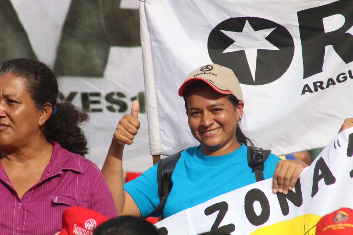 gestionperfecta's tweet photo. Seguimos rodilla en tierra y ante cualquier escenario defenderemos la Revolución Bolivariana  #LasQueNoSeRinden https://t.co/lgdN751Pt2