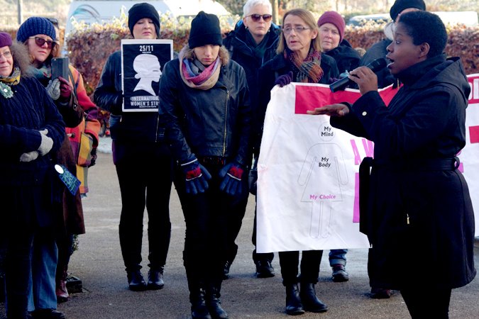 MirendaR's tweet photo. Derry's protest in support of the U.N's international day for the elimination of violence against women. https://t.co/VLh1x3nxNY