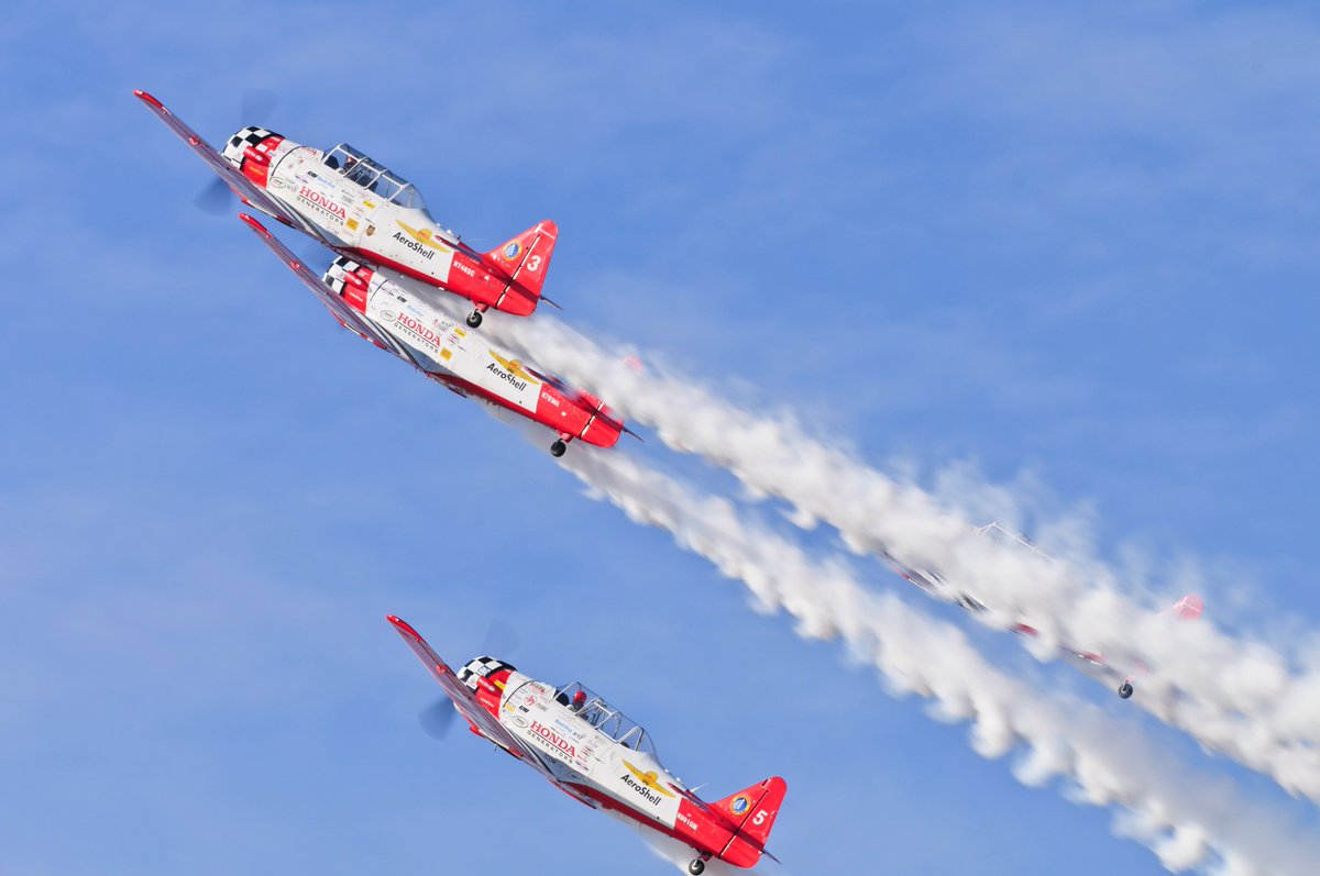 su27flanker's tweet photo. Aeroshell Aerobatic team in their AT-6 Texans at Pensacola NAS, Nov 11,2016 @lump
@CpTplanespotter https://t.co/9iar5Ub5LH