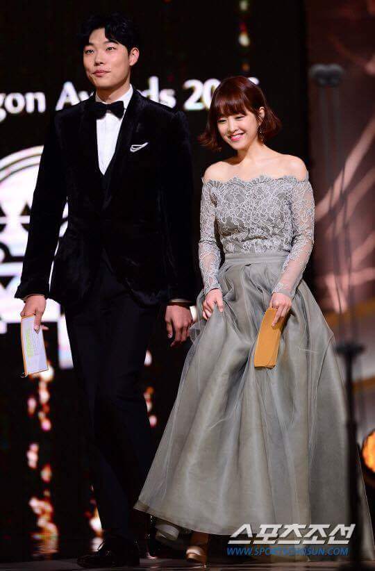 Wow, my two favourite actor &amp; actress in one frame. She looked gorgeous 😍 #박보영 #류준열 #ParkBoYoung #RyuJunYeol