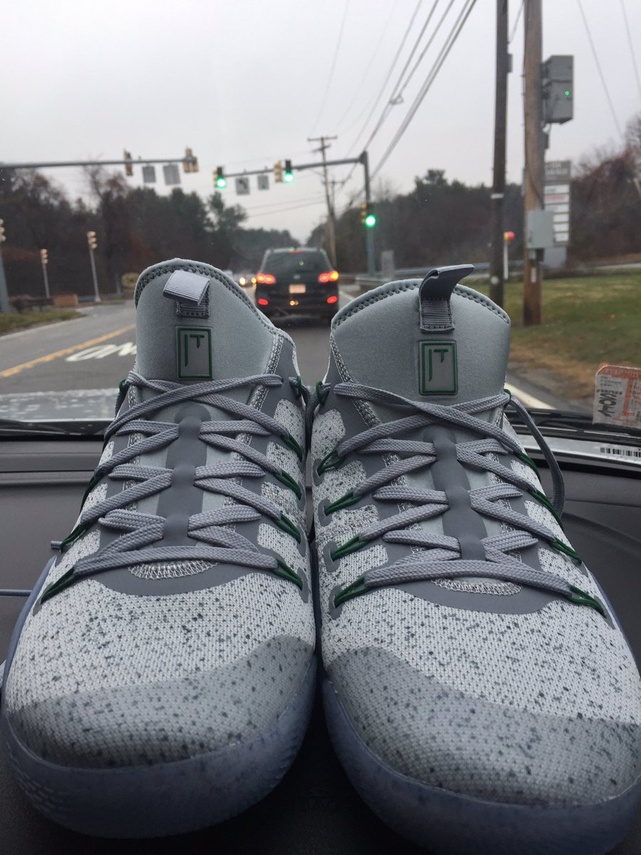 SaintMattsBball's tweet photo. Quick sneak peak at St. Matt's star @Scorzy24 new shoes this year #IT #Road2Finals #KicksOnFire https://t.co/drSELT7ZjM