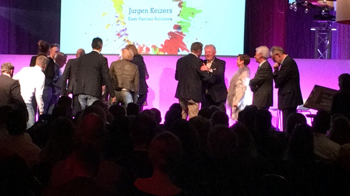 tomblowoutevent's tweet photo. HET FITSTE BEDRIJF VAN HET JAAR 2016 is: @easydrain (van #JurgenKeizers). Van harte gefeliciteerd! #TBBO2016 https://t.co/aIHOVCmesZ