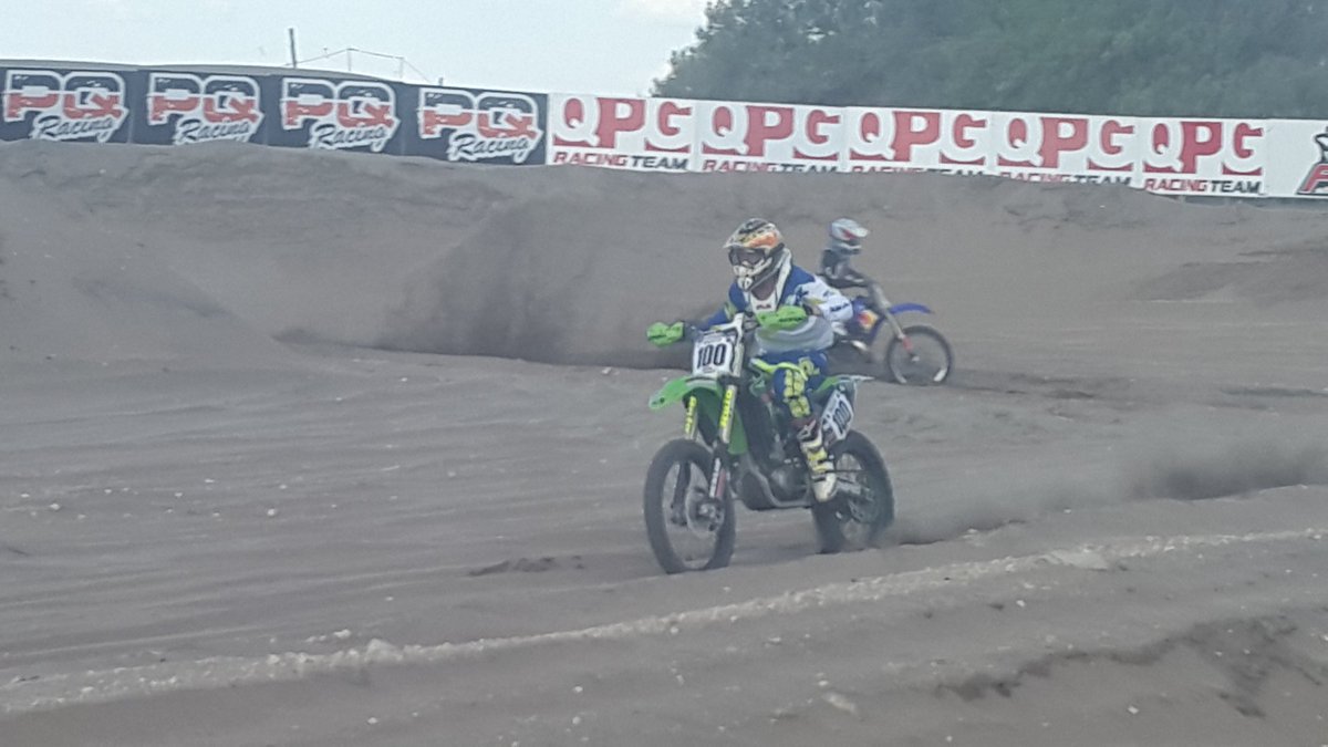 EnduroPrimavera's tweet photo. Ramon Campos lidera la primer carrera de Supercross Promocional #edp6 https://t.co/Cnqygka4XS