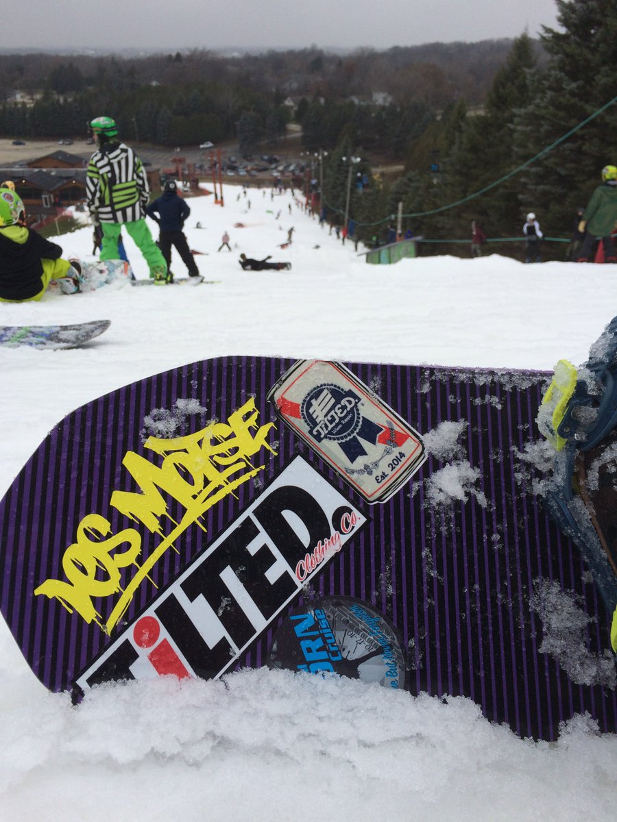 TiLTEDco's tweet photo. First laps of the season today out at Little Switz! Loved seeing everyone who was reppin’! #tiltedco #snowboard #lesmoise #keepittilted https://t.co/qAjF9kA8hh
