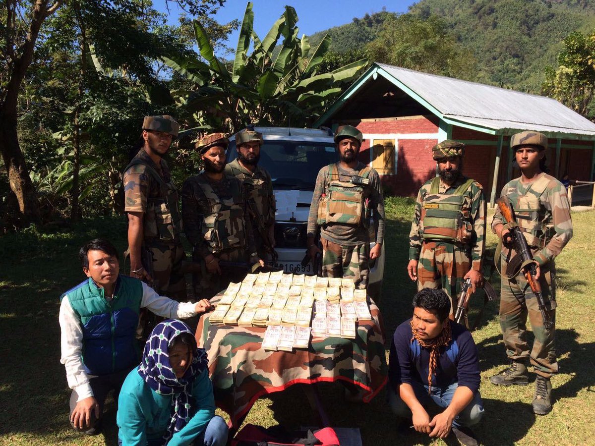 SirJadeja's tweet photo. Indian Army Seizes Rs 44 Lakhs Demonetised Currency Notes In Tamenglong, Manipur. #BlackMoney 

#Demonetizaton https://t.co/tTarAcrPCN