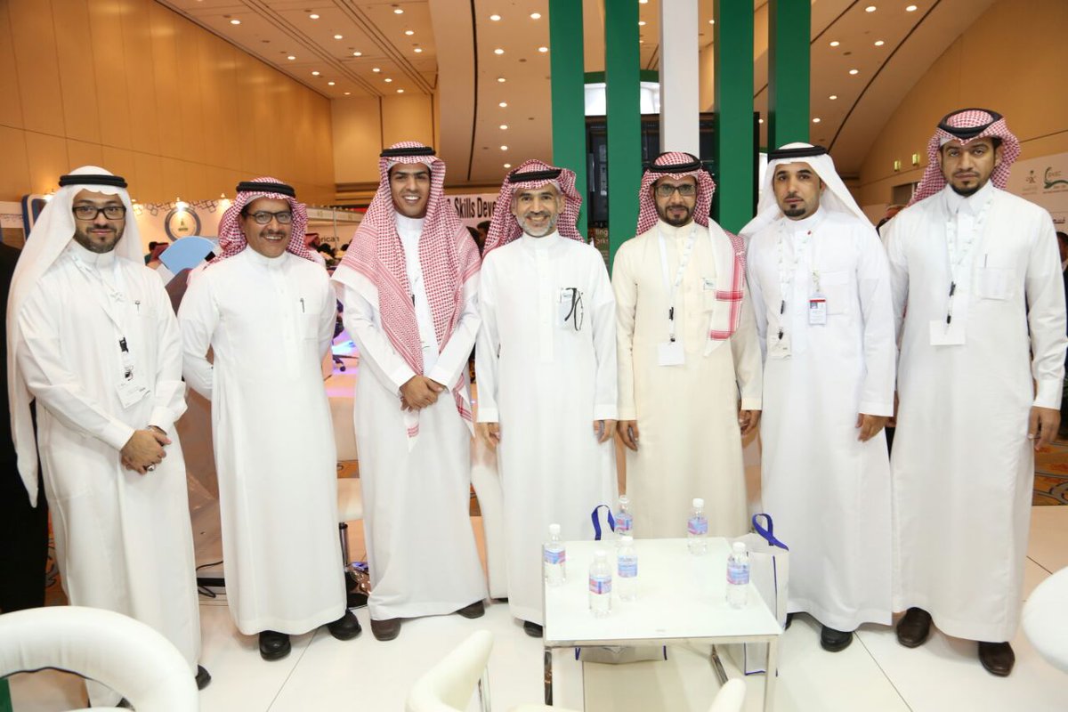 sultanalsalama's tweet photo. في #مؤتمر_المحاكاة_2016
@omarnozha
@Dr_Abu_saleh
@Al7omayan
أ. محمد الخمعلي
@saud_mut
د. فرحان الشمري
#SHSC2016 https://t.co/E8KSzgUZfg