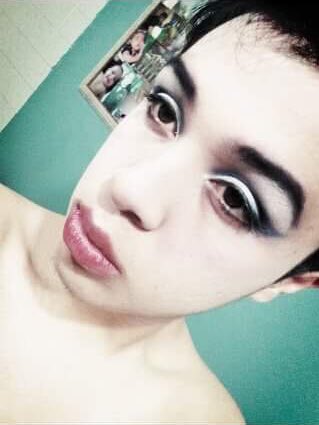 morphinelovemua's tweet image. THERES ALWAYS room for improvement ✨💓
First time I ever wore makeup vs now.
Almost a three year difference...