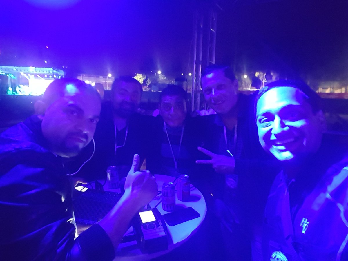 dragontorreshd's tweet photo. Ya disfrutando del #HDTour17 con @rocknpophn @Elbrunchradio @MontesiHugo https://t.co/5HdhHuob29