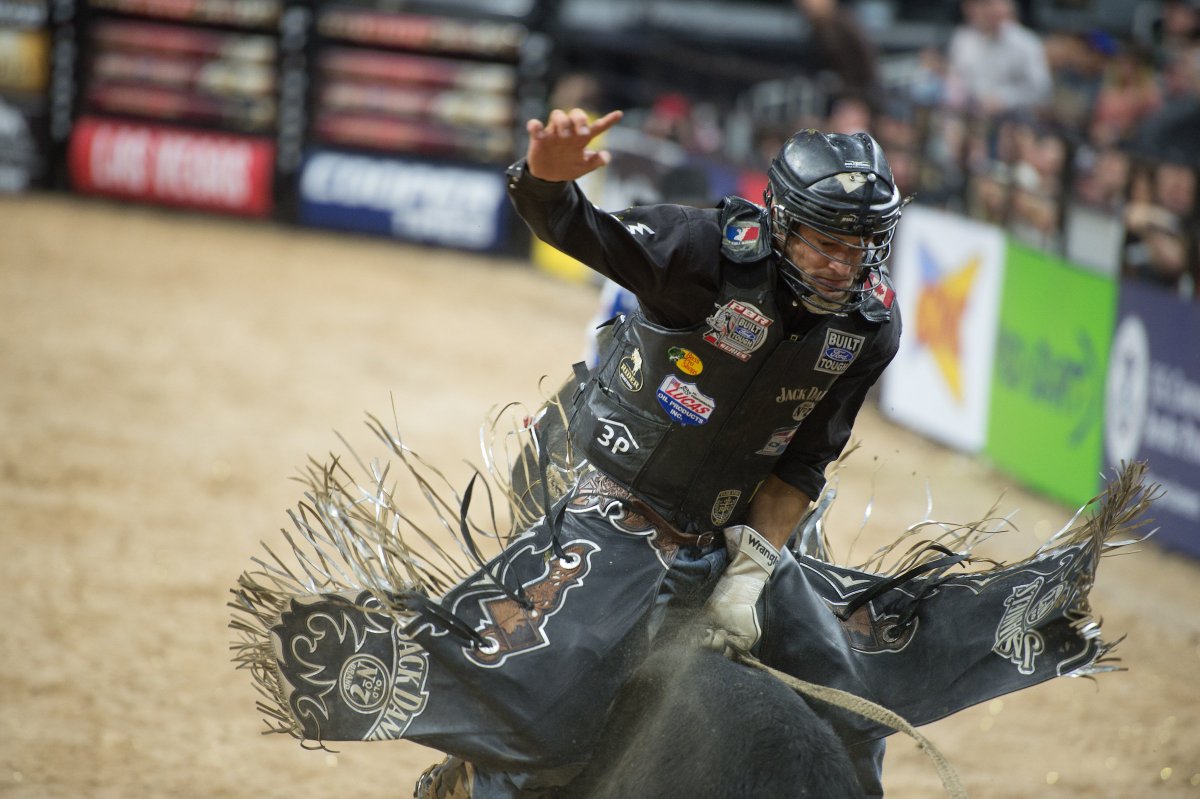 8 seconds with <a href="/PBRCanada/">PBR Canada</a> Champion Ty Pozzobon: bit.ly/2guwYGN