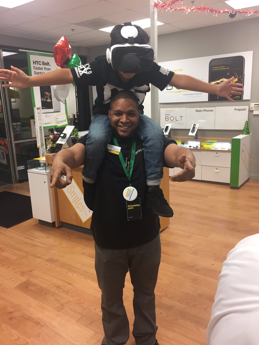 JasonStyles22's tweet photo. #BlackFridaySavings @FrankMcCall1 @TyMehra @MichaelDuncanLA @Sprint_West @sprinteveryday @Pkushn @sprinteveryday Loyal Customers!! https://t.co/rEvFNAItlj