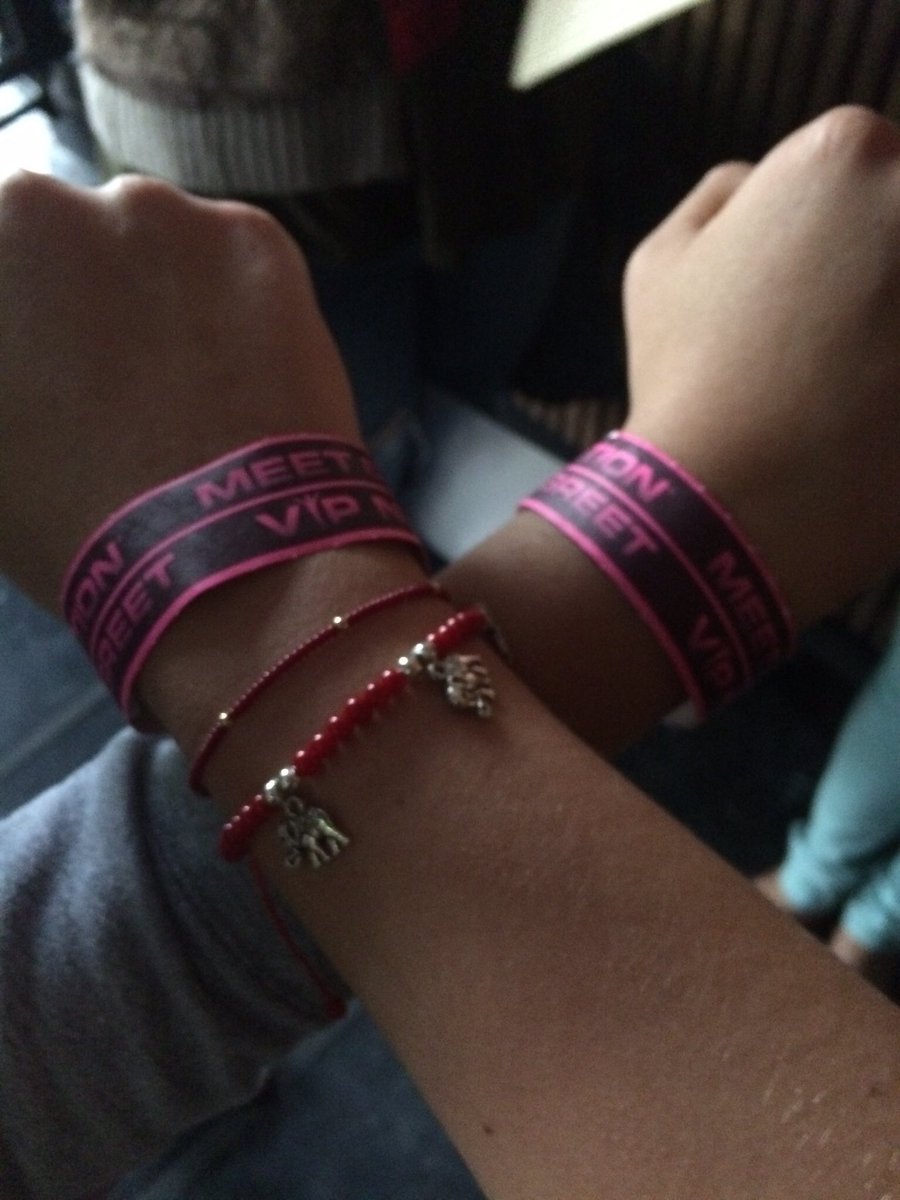 norminahskidd's tweet photo. it's been ONE year folks since #ReflectionTourMexico https://t.co/Y5bDuhSfIT
