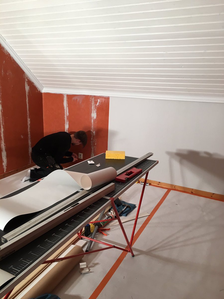 sofiewidegren's tweet image. Klockan är mycket, jävligt mycket  men vi kunde inte låta bli🔨