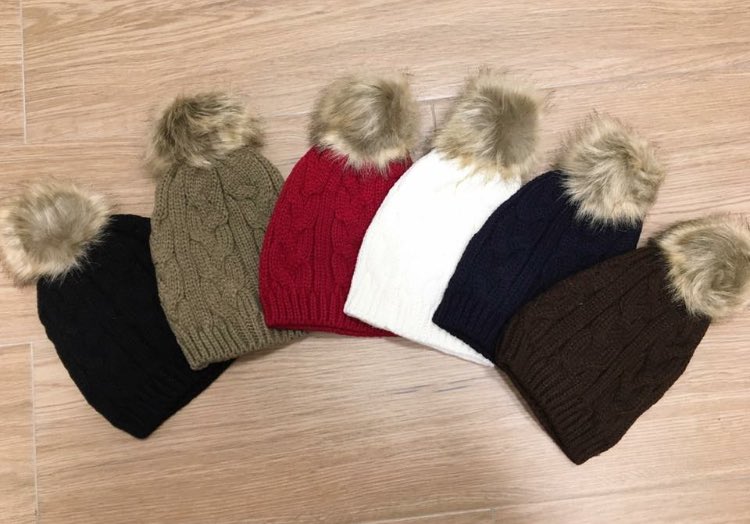 sus_caprichos's tweet photo. GORROS HOY -20% #blackfriday #loscaprichosdemihermana https://t.co/6UX7c8SJZS