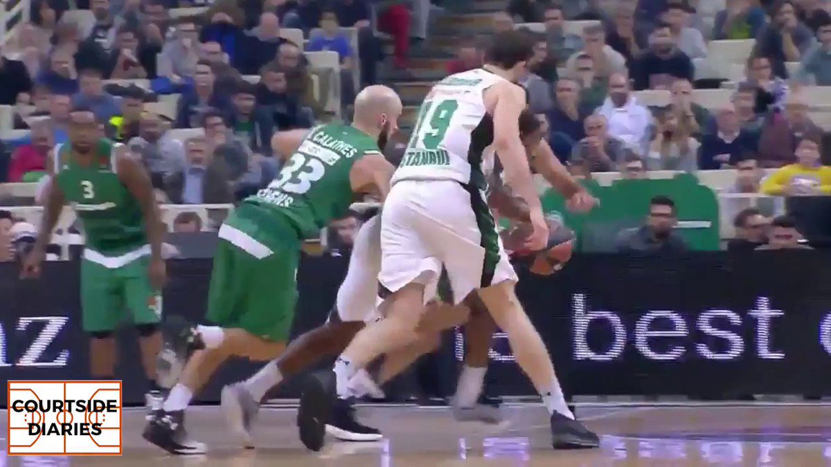 courtside_drs's tweet photo. The final 3 minutes of the close battle in Athens. #PAODDI #Euroleague   https://t.co/JsO4OLZAvy https://t.co/jfB8DYx1Lu