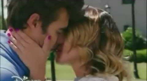 tinitaxj0rge's tweet photo. Como superar el casi casi beso https://t.co/YPqMeFJQyH